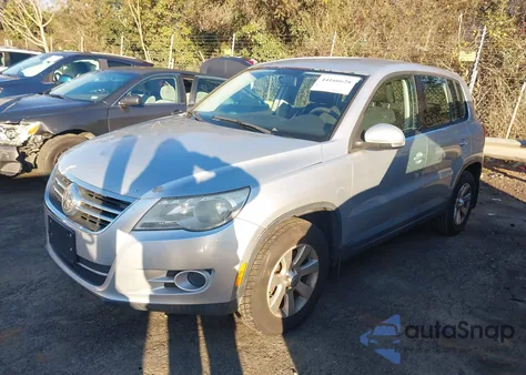 2010 Volkswagen Tiguan S из США, поврежденный, VIN WVGAV7AX3AW515840